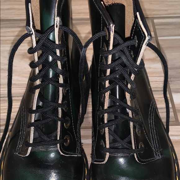 ❌SOLD❌ Vintage Dark Green and Black Dr. Martens - Picture 4 of 13